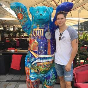 Meet your Posher, Chris